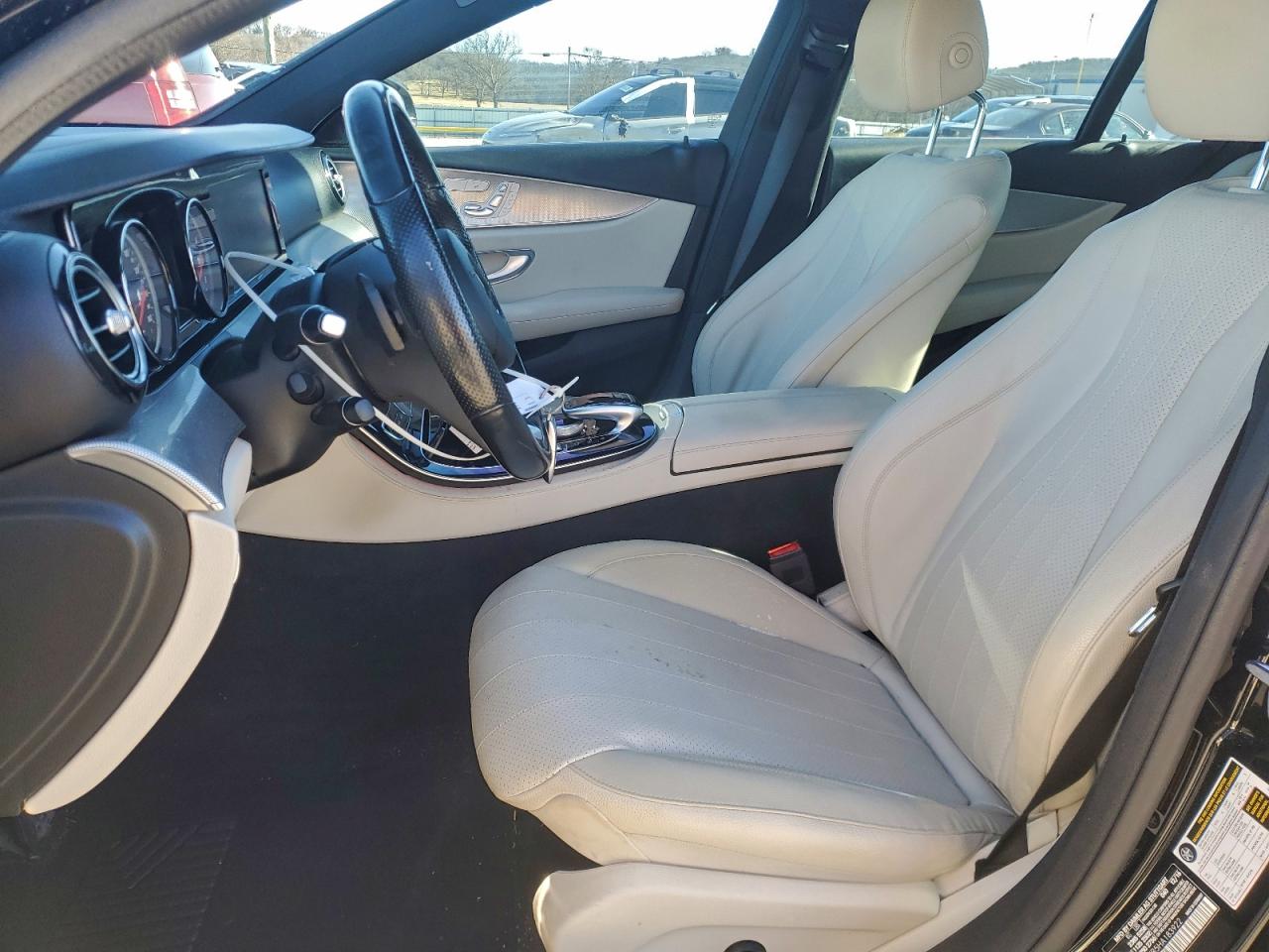 Mercedes-Benz E-Class 300 4matic Image 7