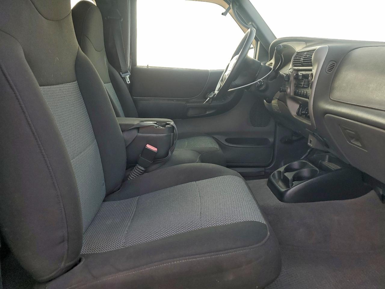 Ford Ranger Super Cab Image 4