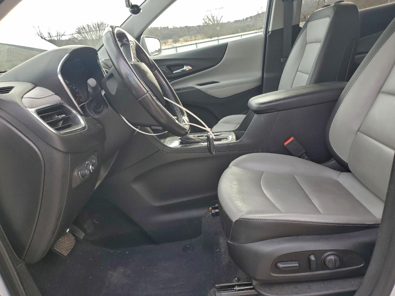 Chevrolet Equinox Premier Image 6