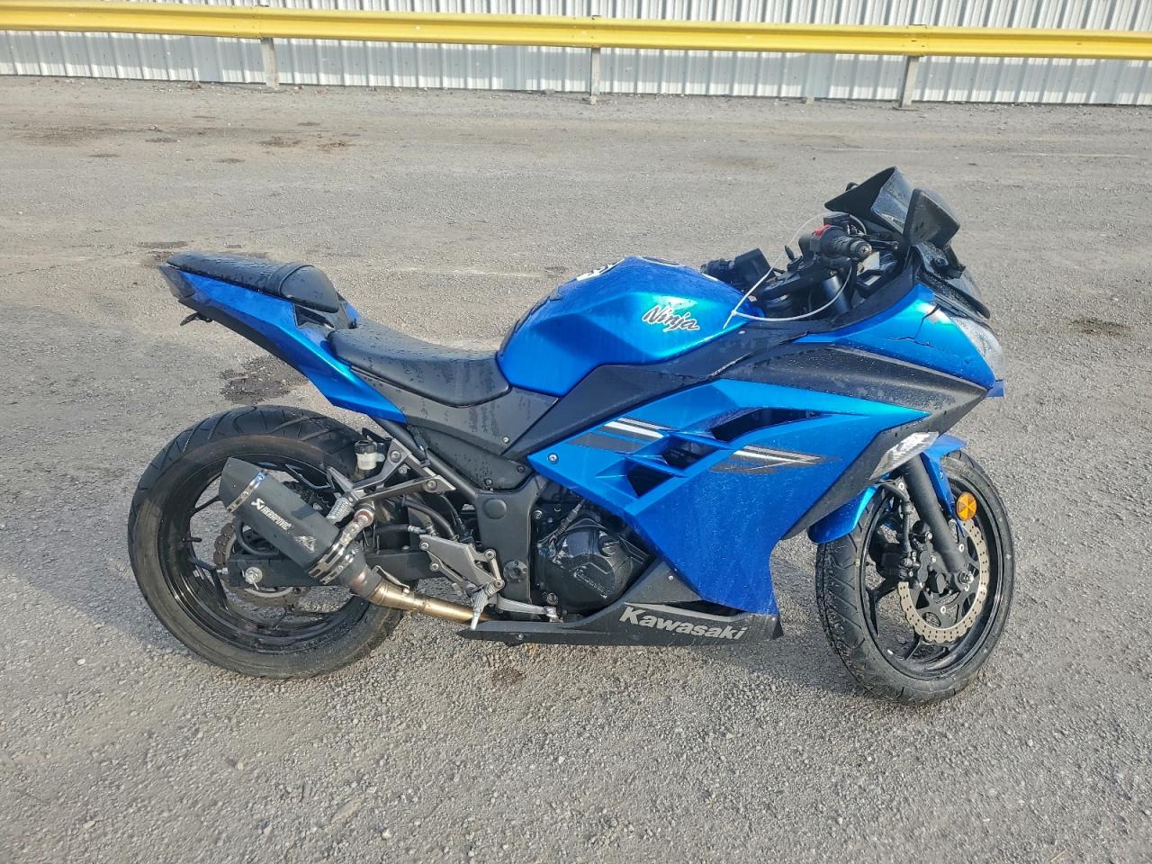 Kawasaki Ex A Image 1