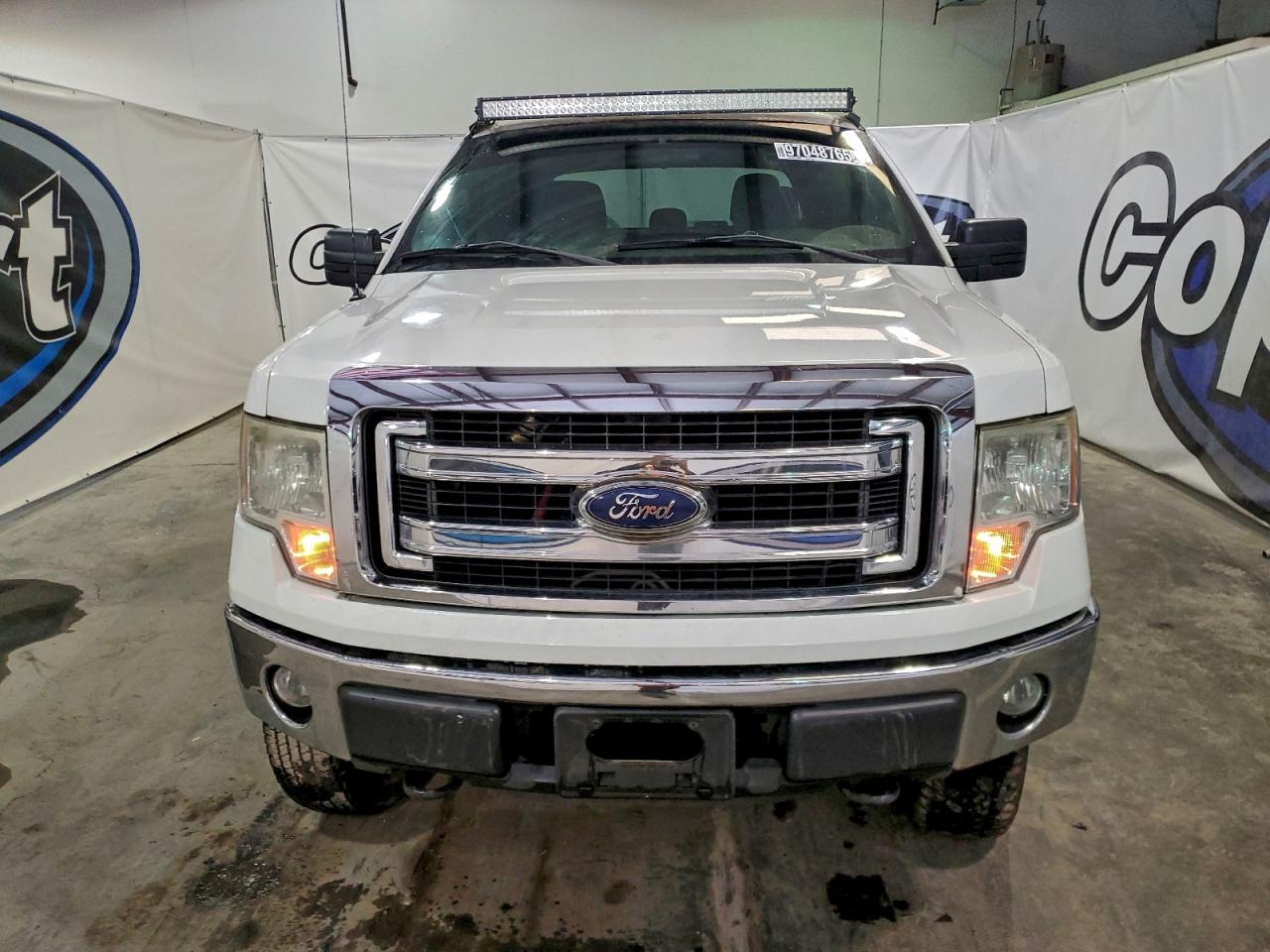 Ford F-150 Supercrew Image 6