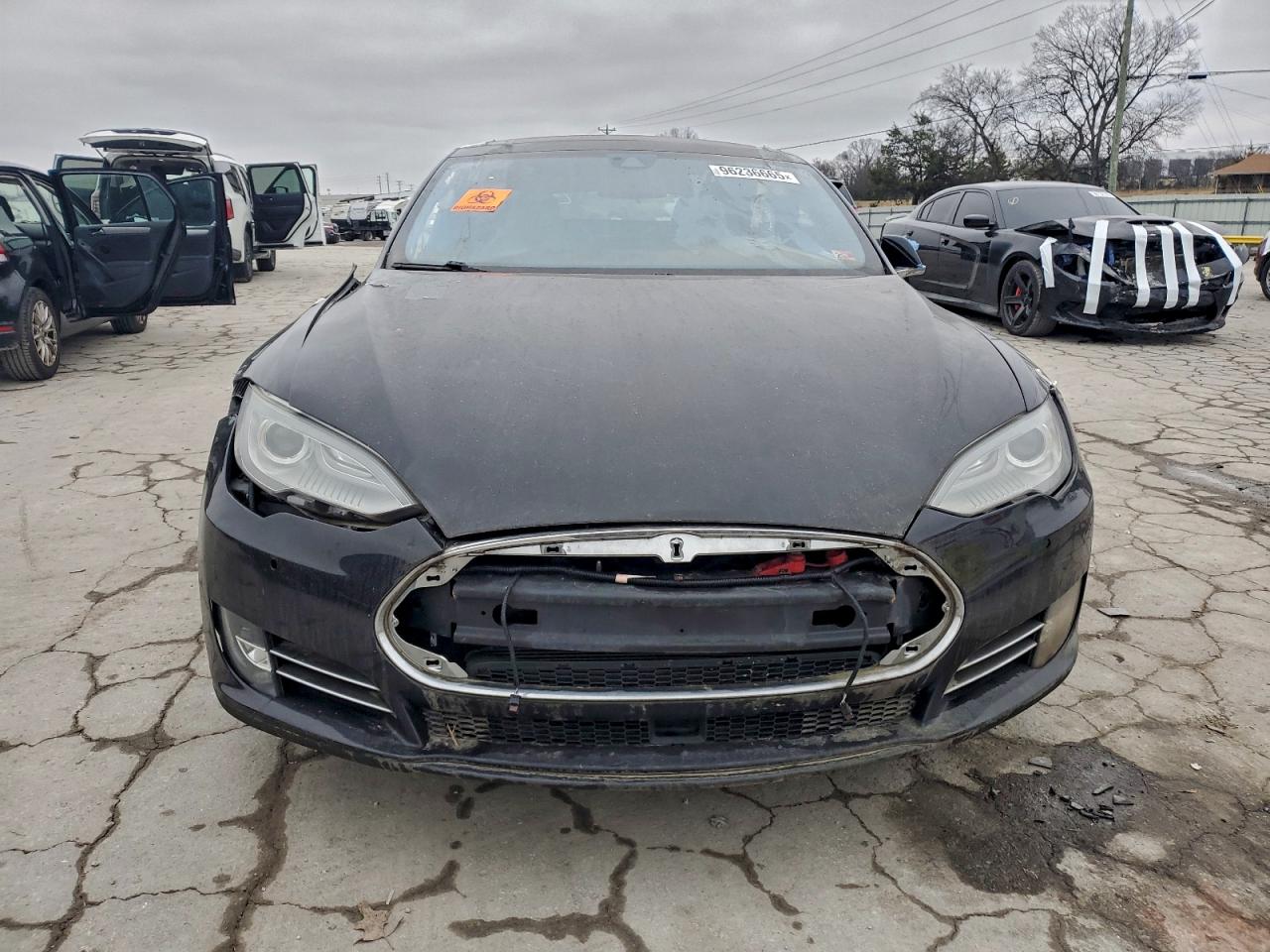 Tesla Model S 85d Image 6