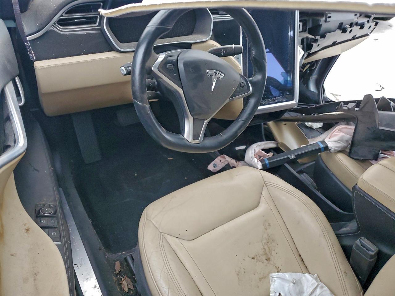 Tesla Model S 85d Image 9