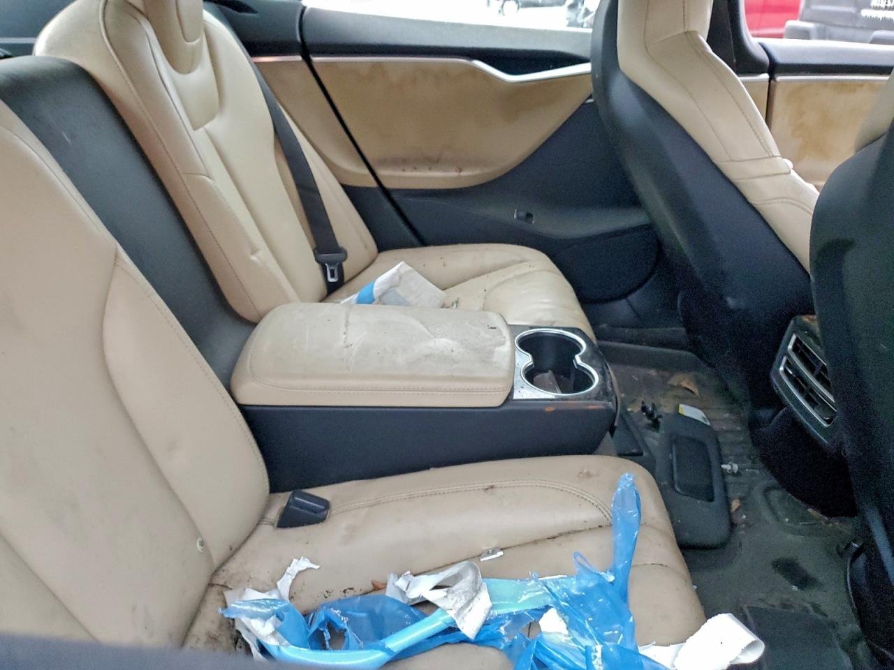 Tesla Model S 85d Image 12