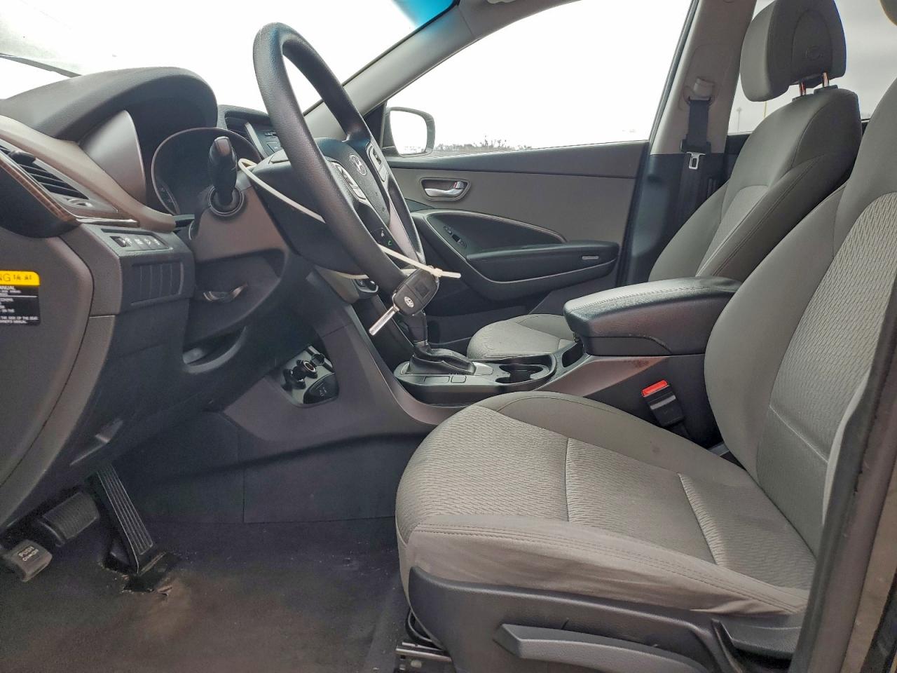 Hyundai SANTA FE Image 12