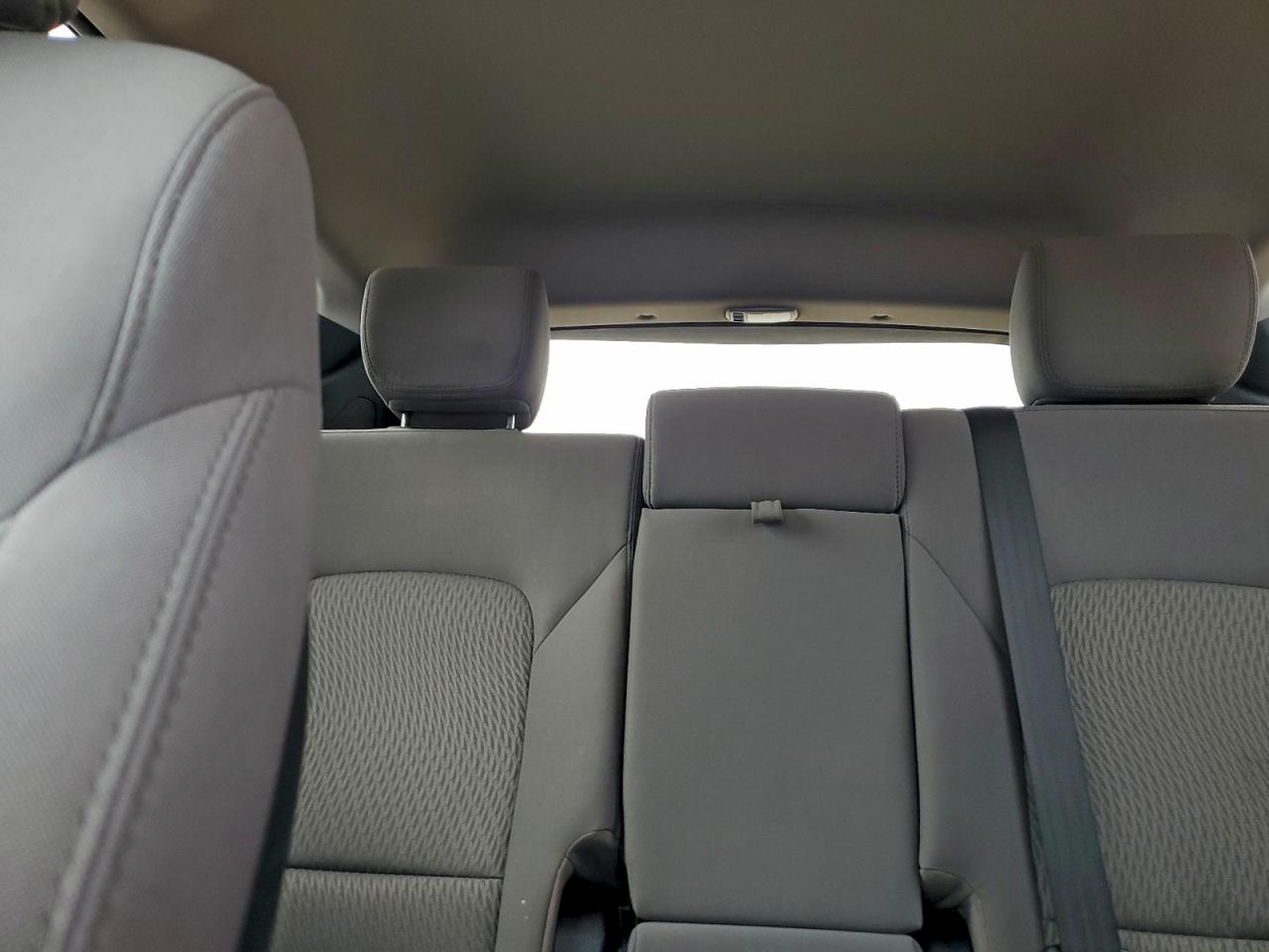 Hyundai SANTA FE Image 8