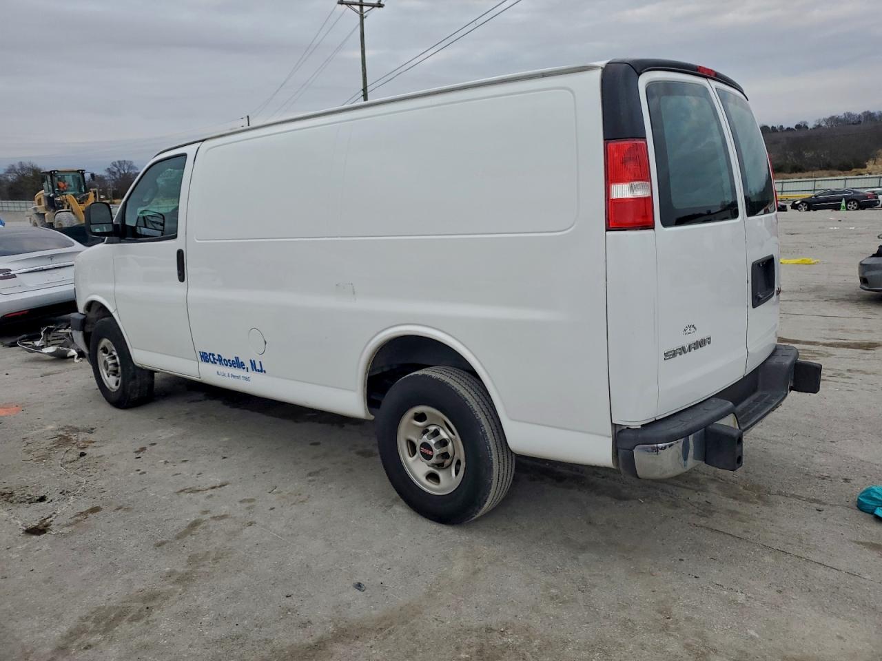 GMC Savana G2500 Image 6