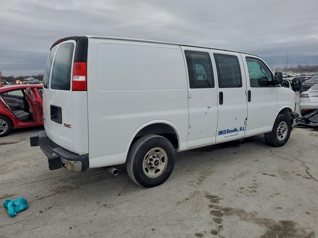 GMC Savana G2500 Image 3