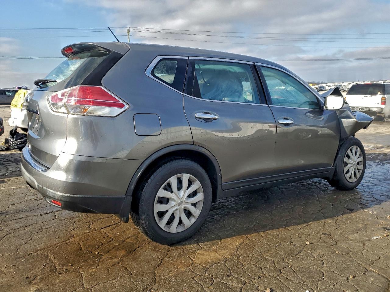 Nissan Rogue S Image 9