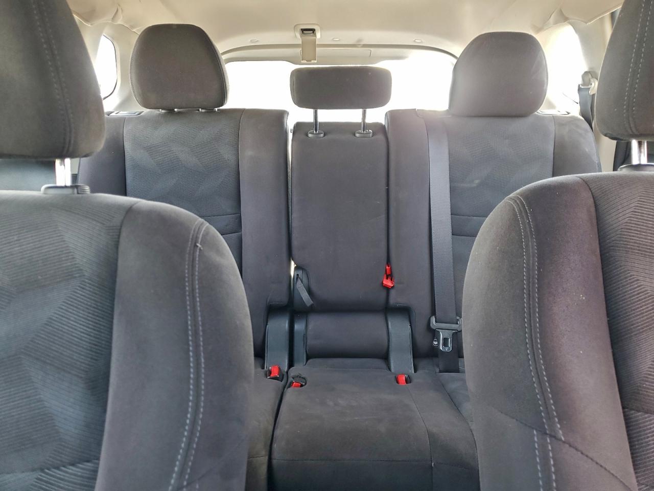 Nissan Rogue S Image 6