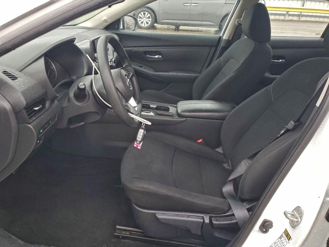 Nissan Sentra S Image 3