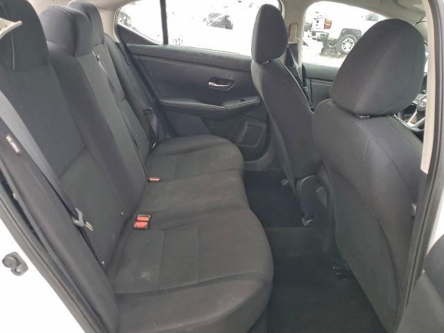 Nissan Sentra S Image 8