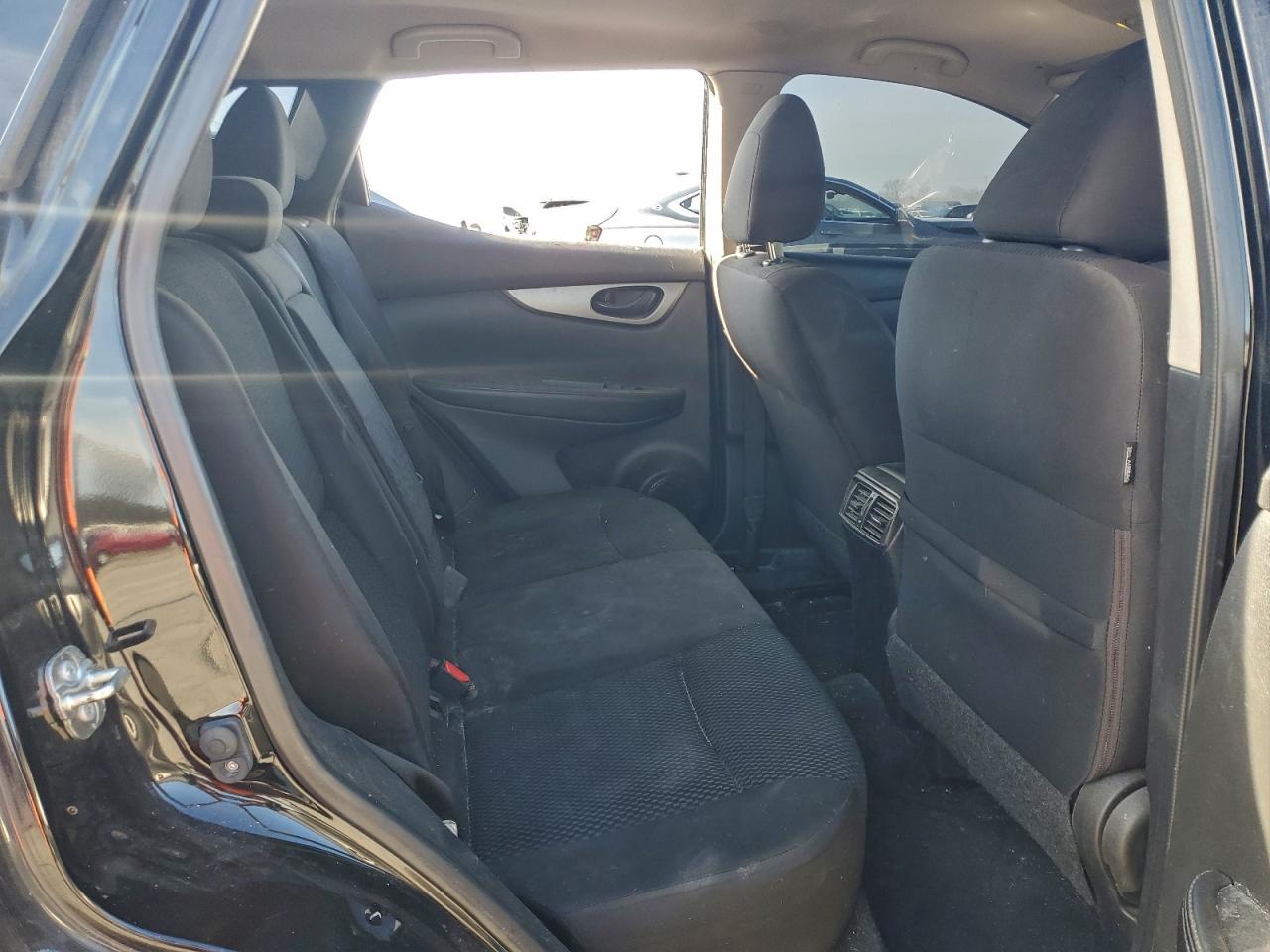 Nissan Rogue S Image 7