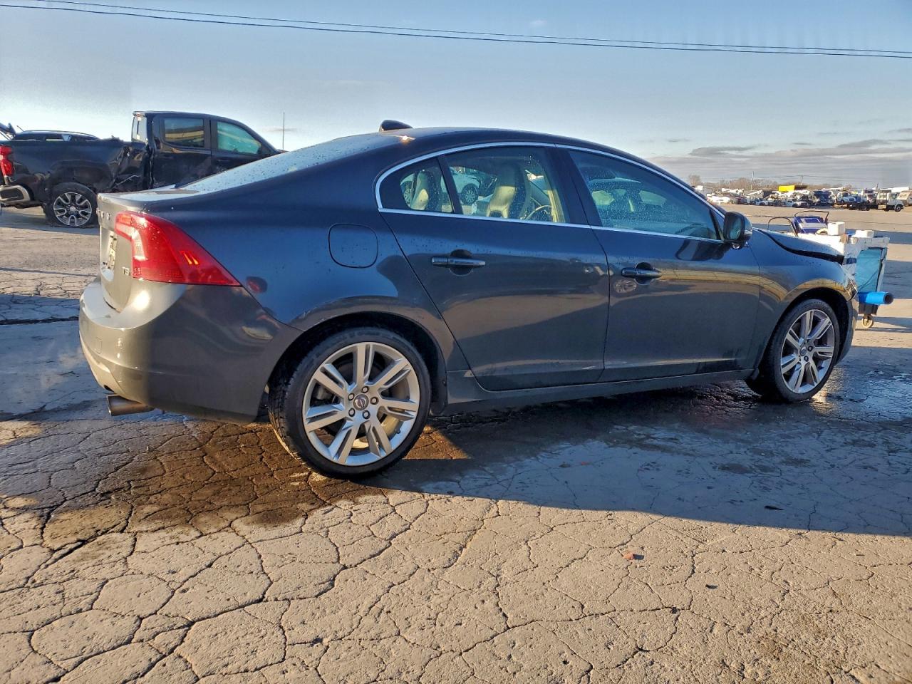 Volvo S60 T5 Image 4