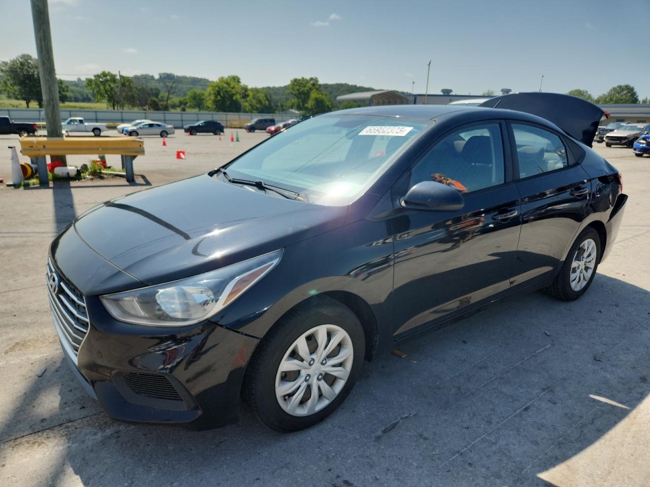 Hyundai ACCENT Se Image 1
