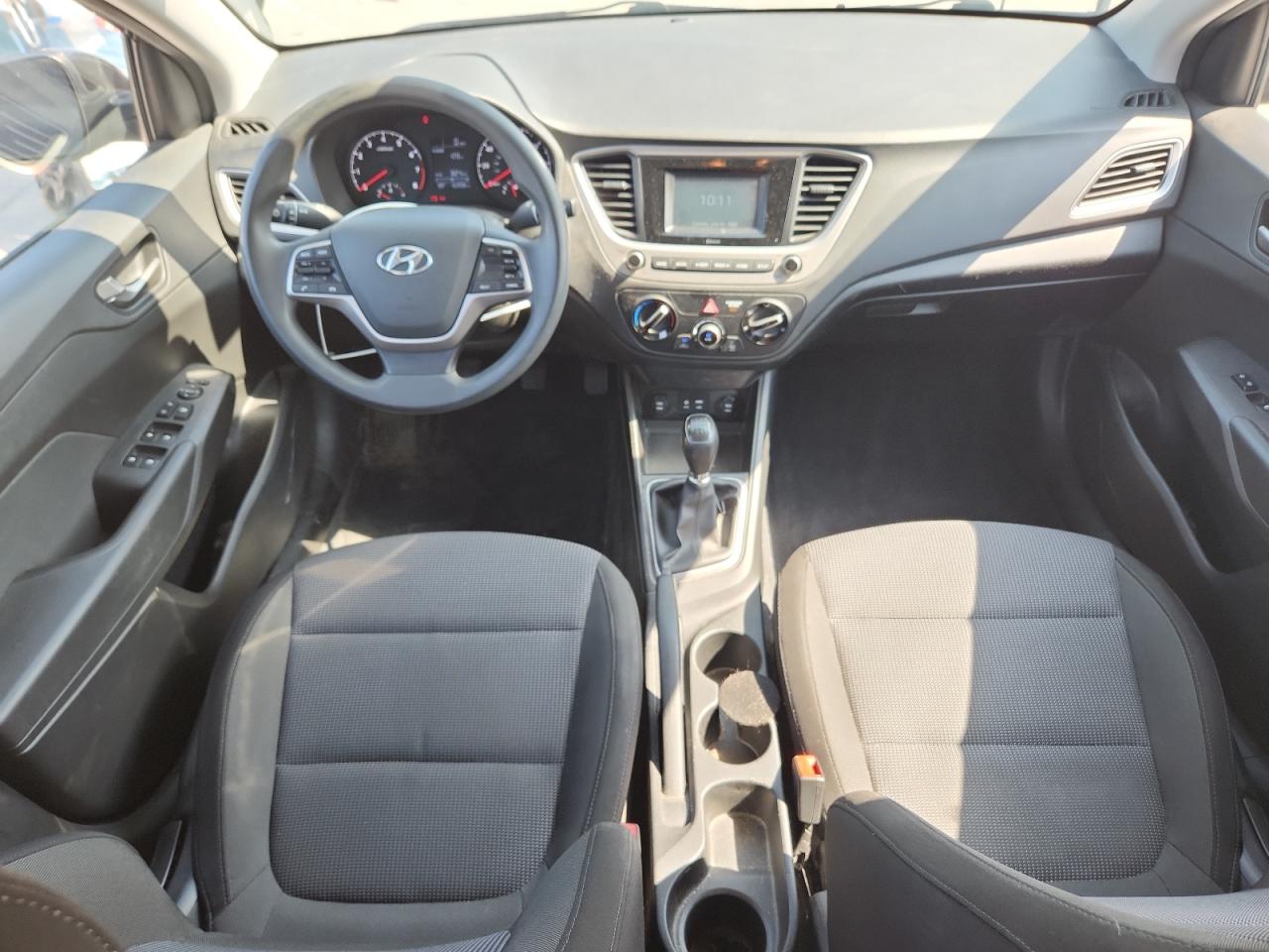 Hyundai ACCENT Se Image 10