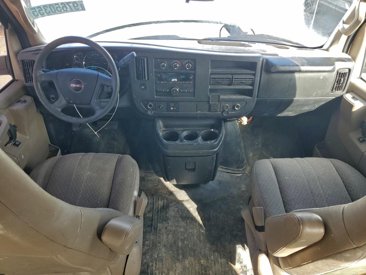 GMC Savana G2500 Image 9