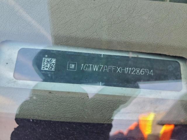 GMC Savana G2500 Image 11