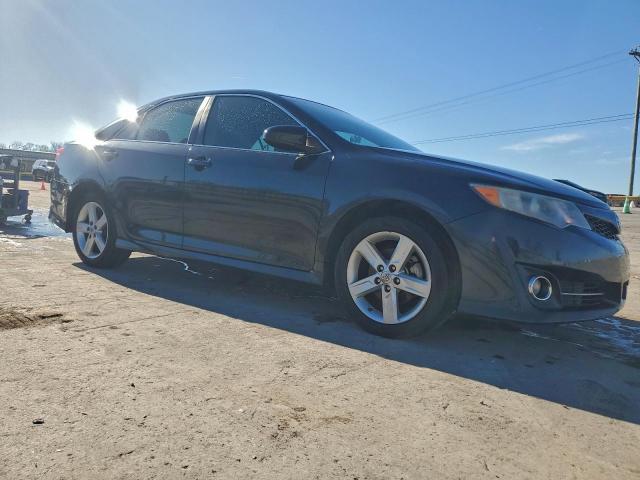 Toyota Camry L Image 3