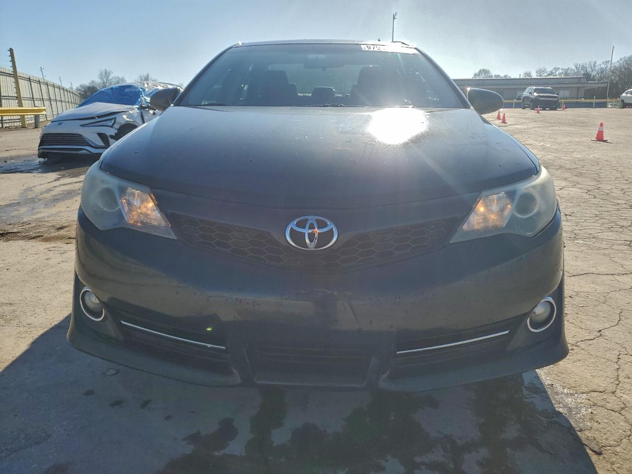 Toyota Camry L Image 6