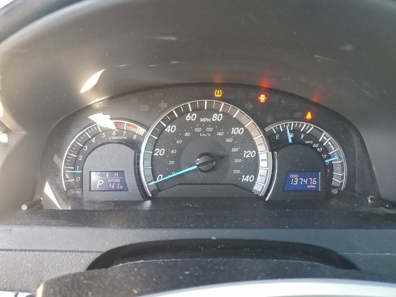 Toyota Camry L Image 9