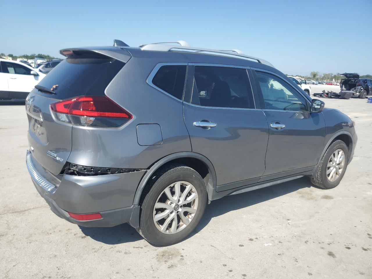 Nissan Rogue S Image 6