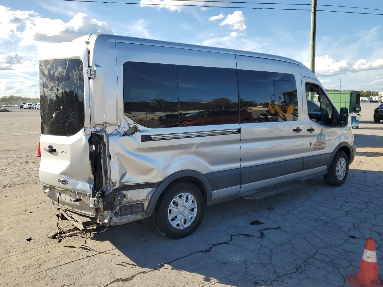 Ford Transit T-350 Image 10