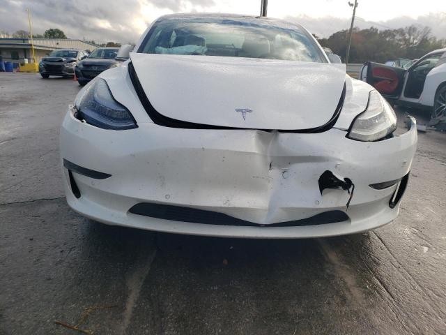Tesla Model 3 Image 4