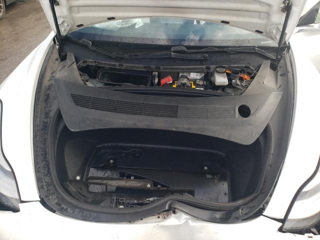 Tesla Model 3 Image 9