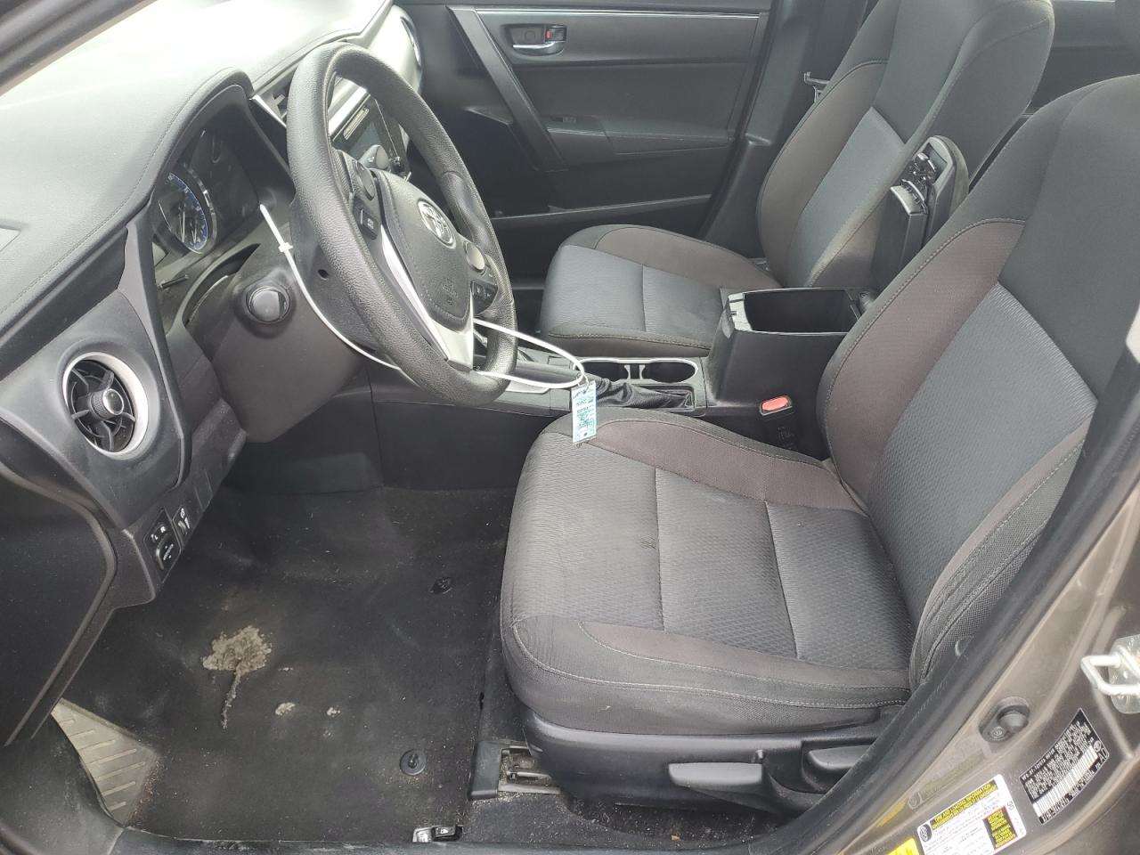 Toyota Corolla L Image 7