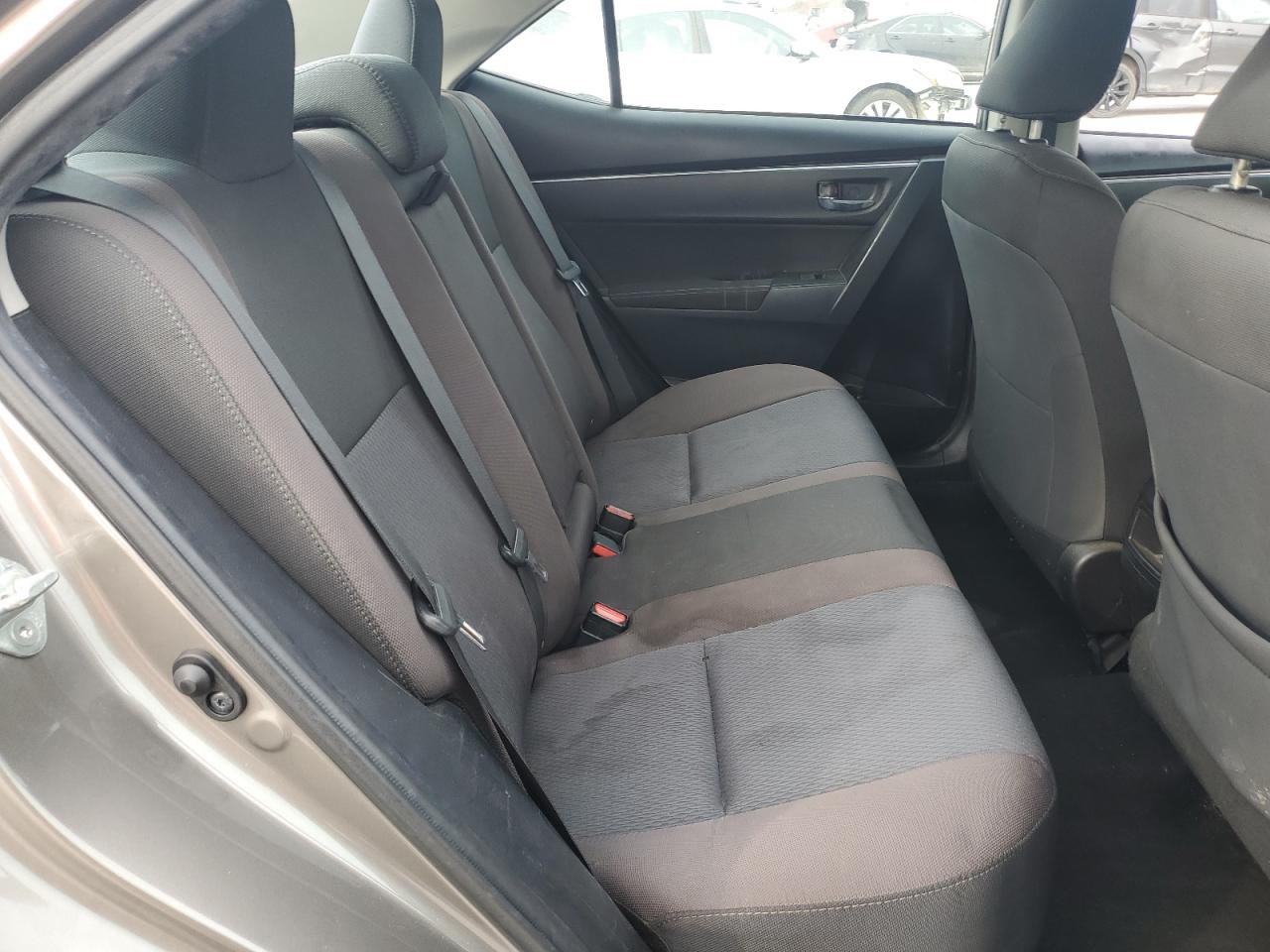 Toyota Corolla L Image 12