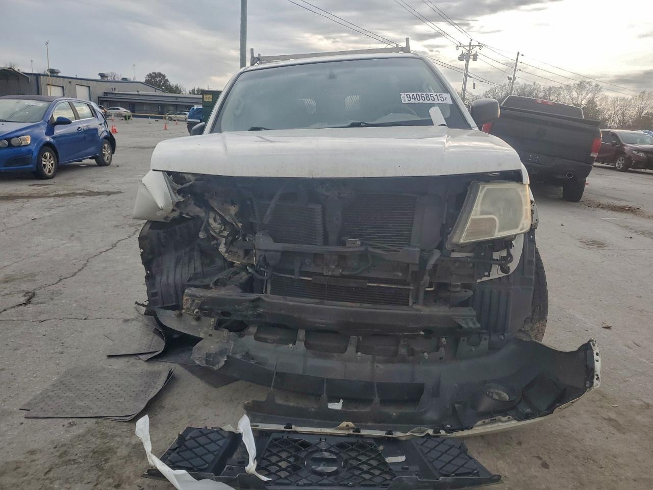 Nissan Frontier S Image 2