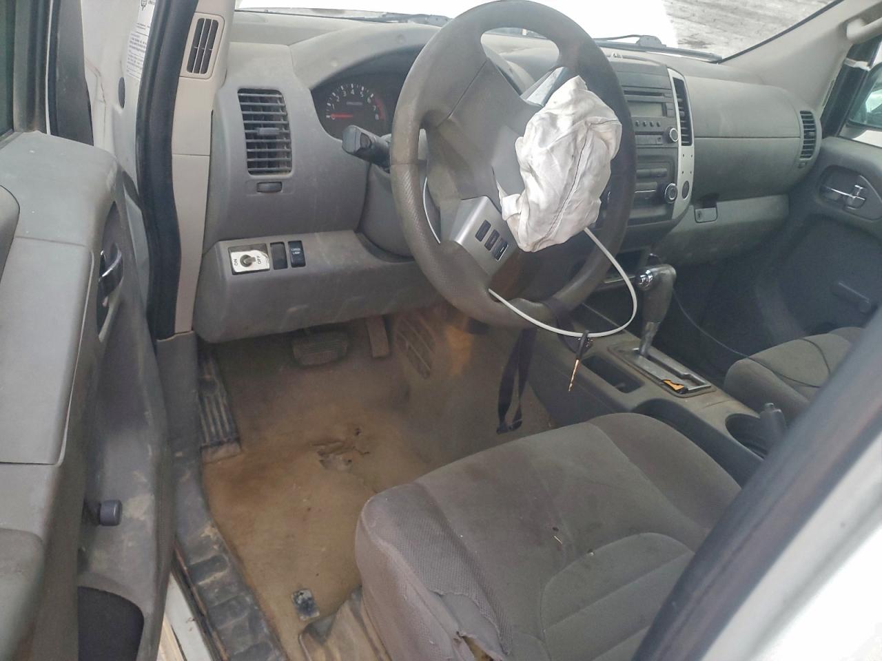 Nissan Frontier S Image 7