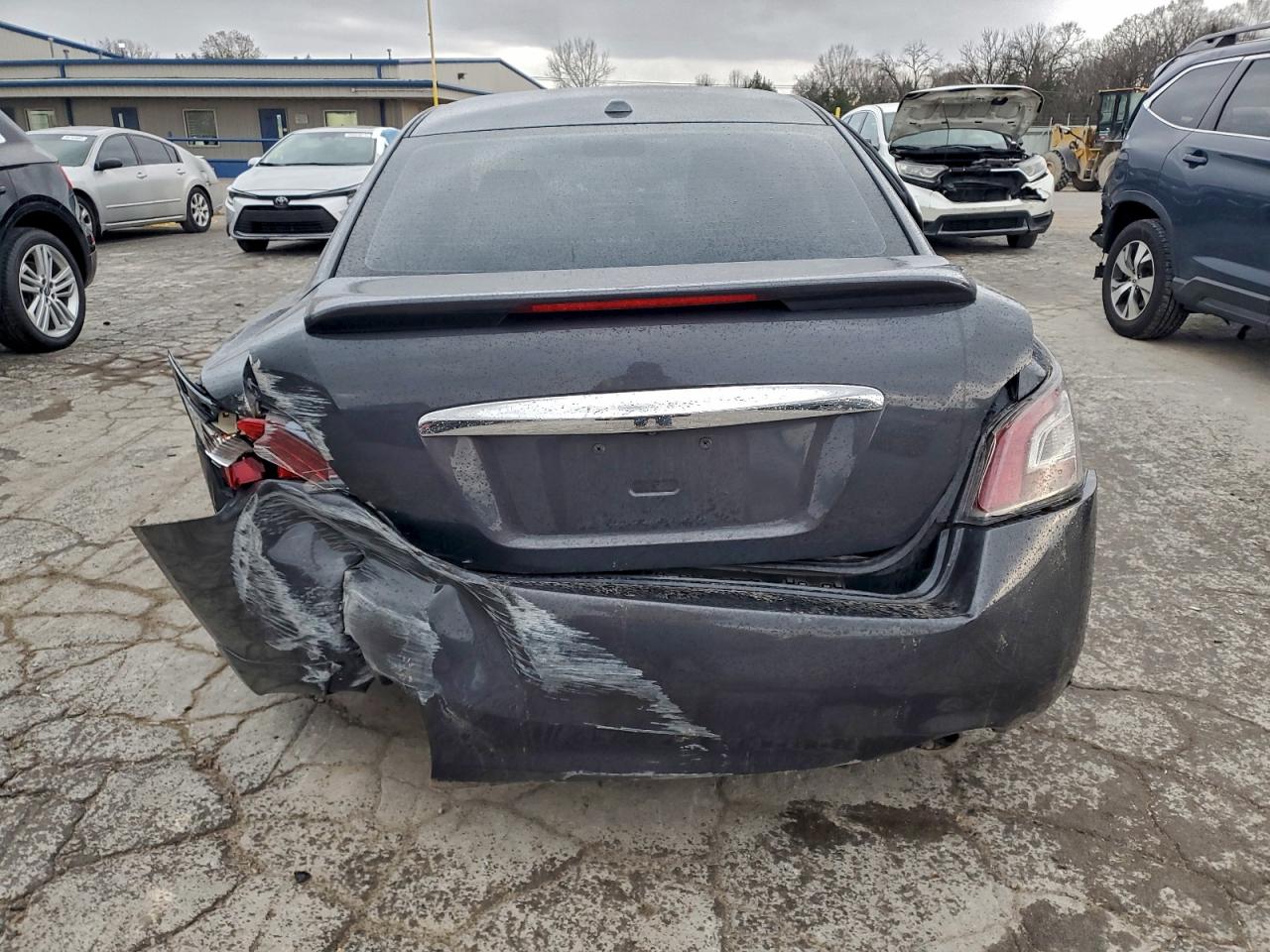 Nissan Maxima S Image 4