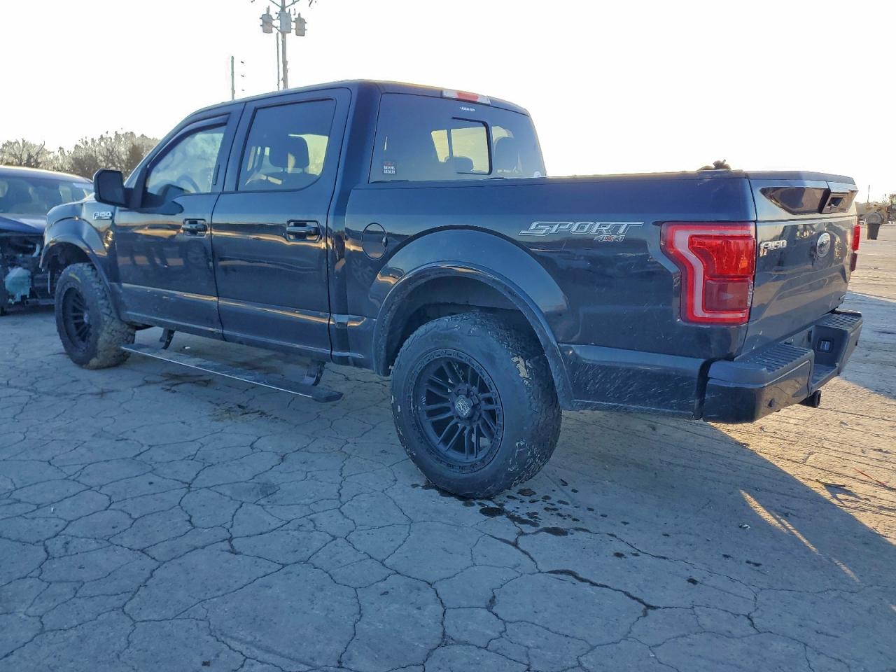 Ford F-150 Supercrew Image 3