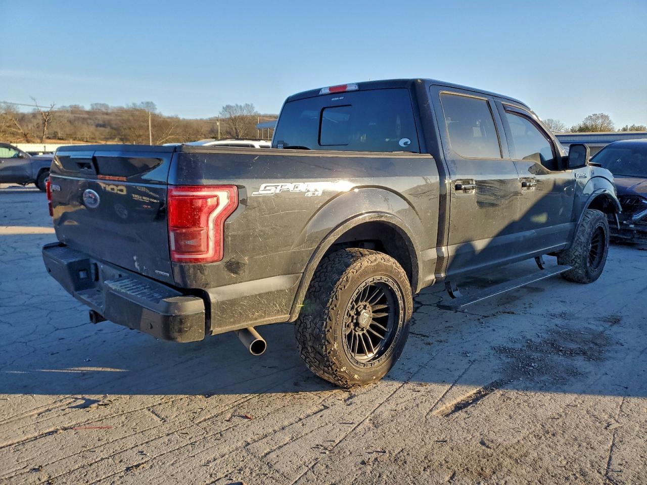 Ford F-150 Supercrew Image 4