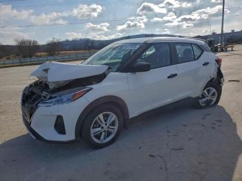  Salvage Nissan Kicks