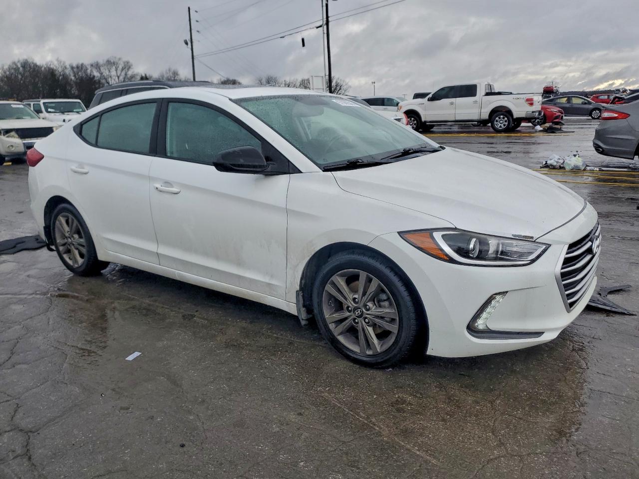 Hyundai ELANTRA Sel Image 2