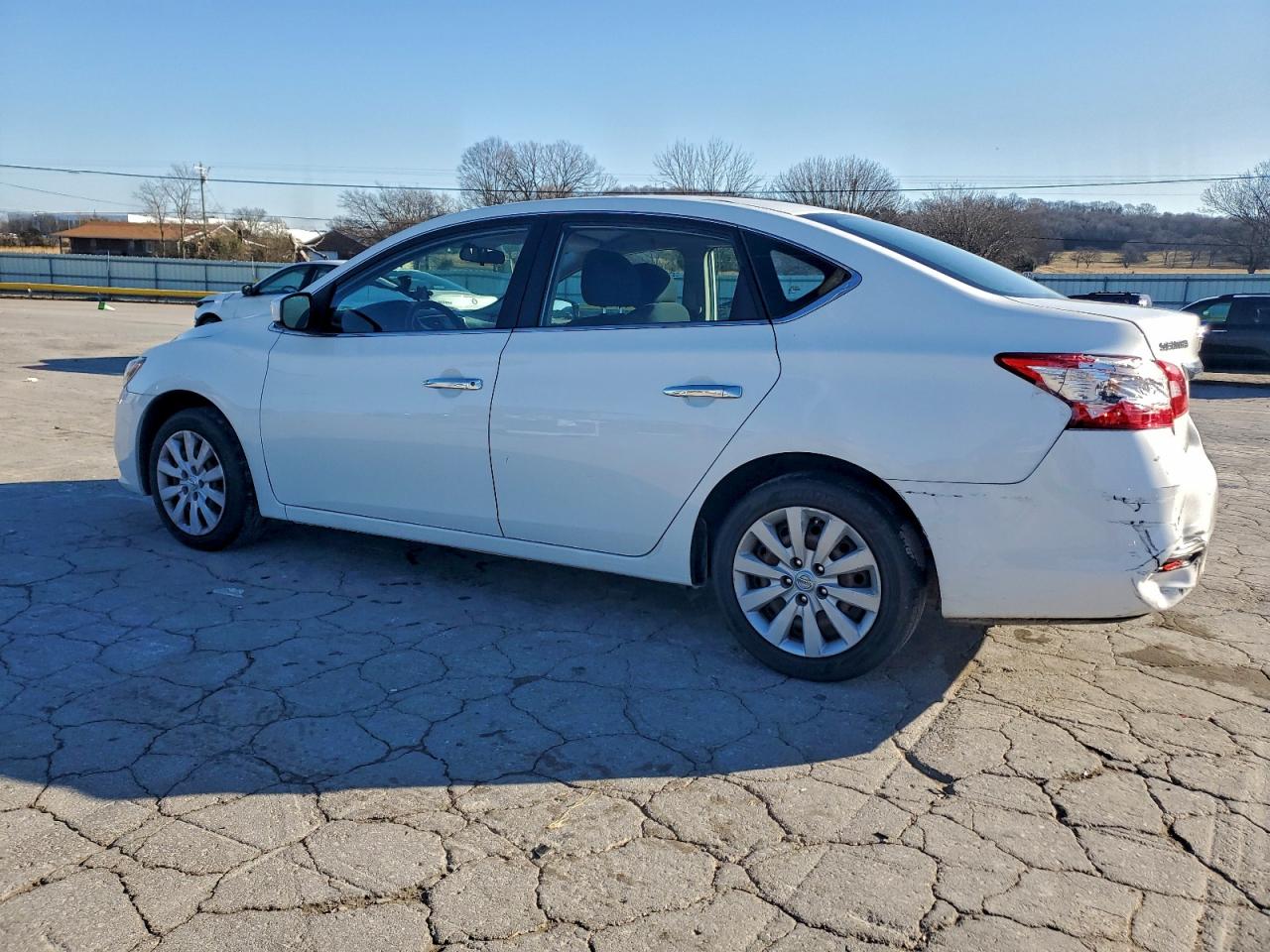 Nissan Sentra S Image 2