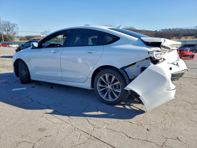 Chrysler 200 S Image 2