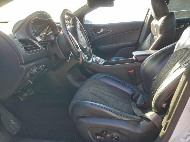 Chrysler 200 S Image 9