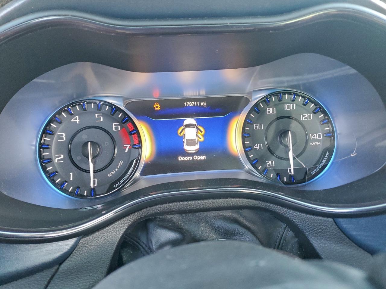 Chrysler 200 S Image 6