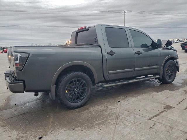 Nissan Titan Xe Image 8