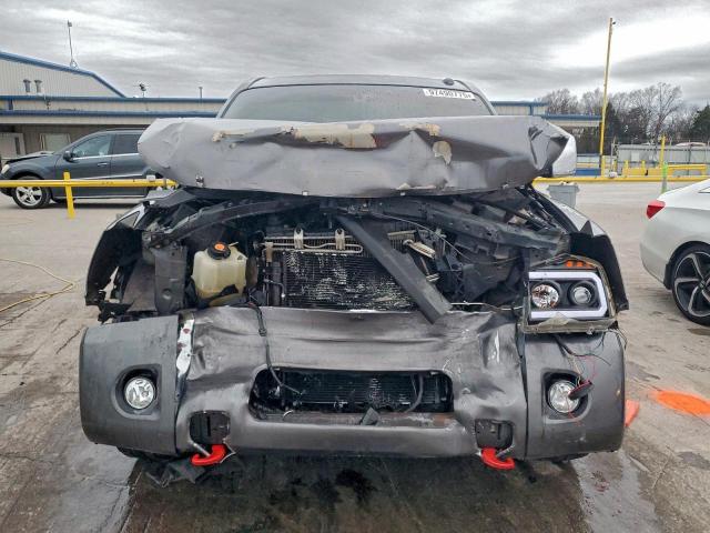 Nissan Titan Xe Image 9