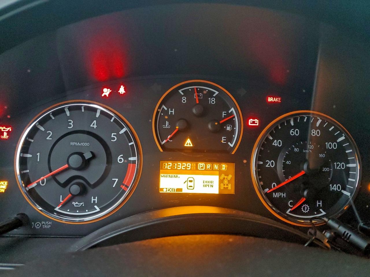 Nissan Titan Xe Image 4