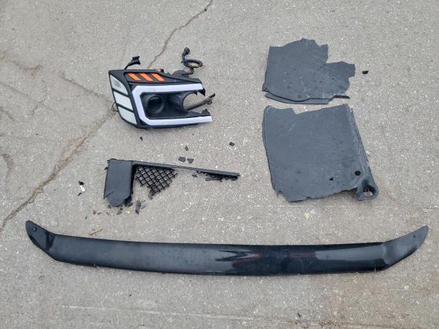 Nissan Titan Xe Image 10