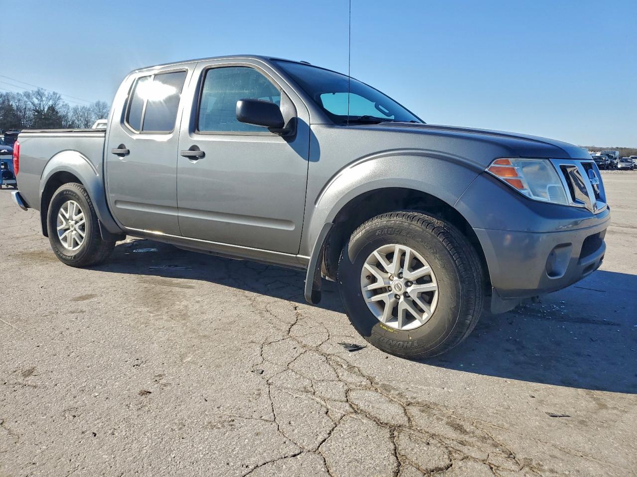 Nissan Frontier S Image 2