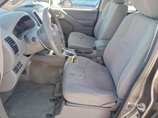 Nissan Frontier S Image 8