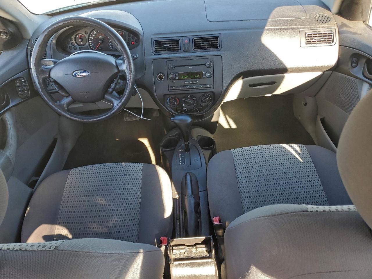 Ford Focus Zx4 Image 11