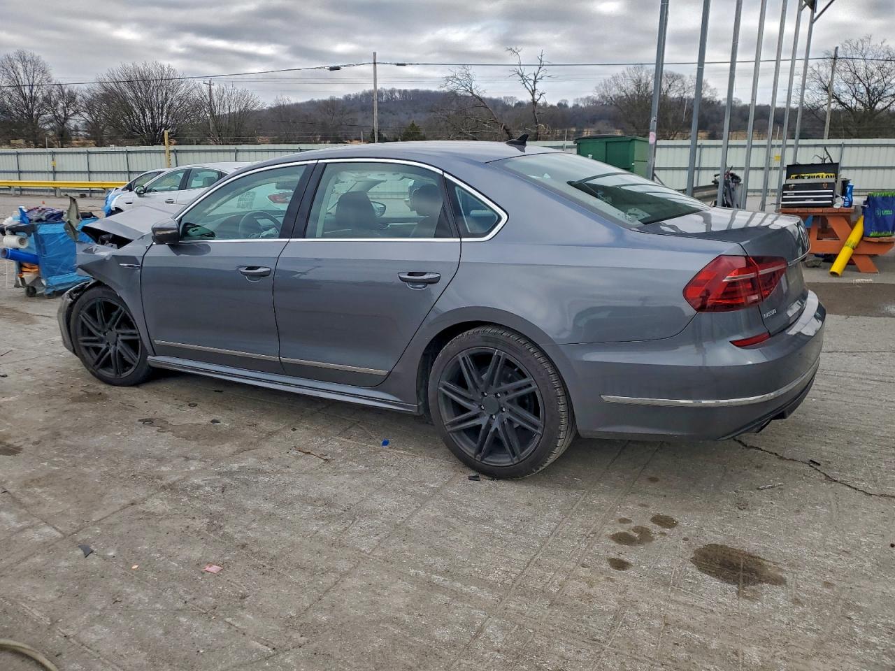 Volkswagen Passat R-line Image 4